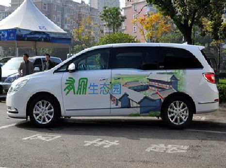 镇平户外车贴喷绘如何保持效果?